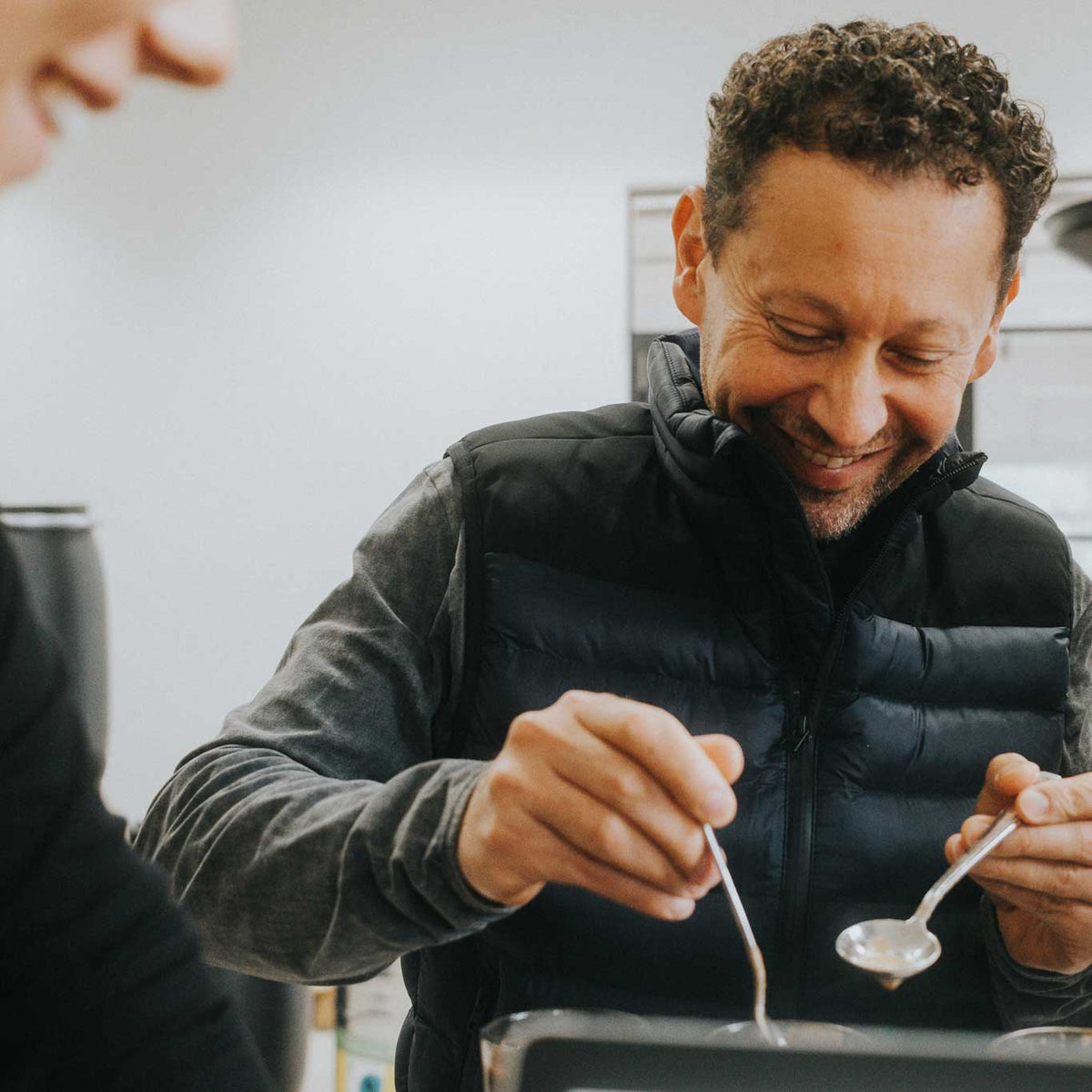 Rösterei-Tour mit Kaffeeverkostung professionelles Cupping