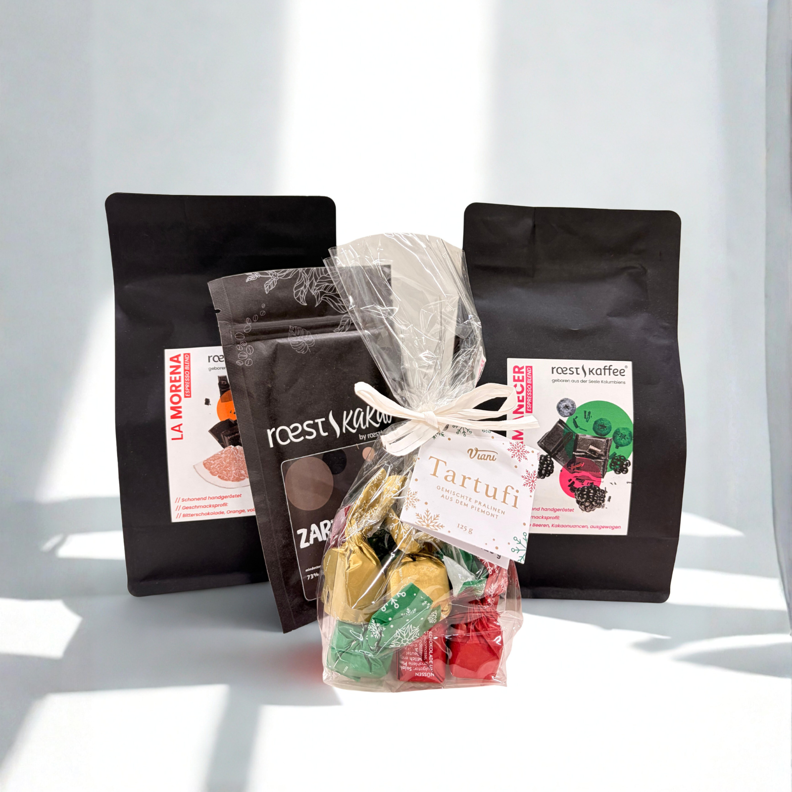 Kaffees von roestkaffee mit Pasta, Olivenöl und Pesto im La Santa Maria Geschenkset – perfekte Geschenkidee für Genießer.